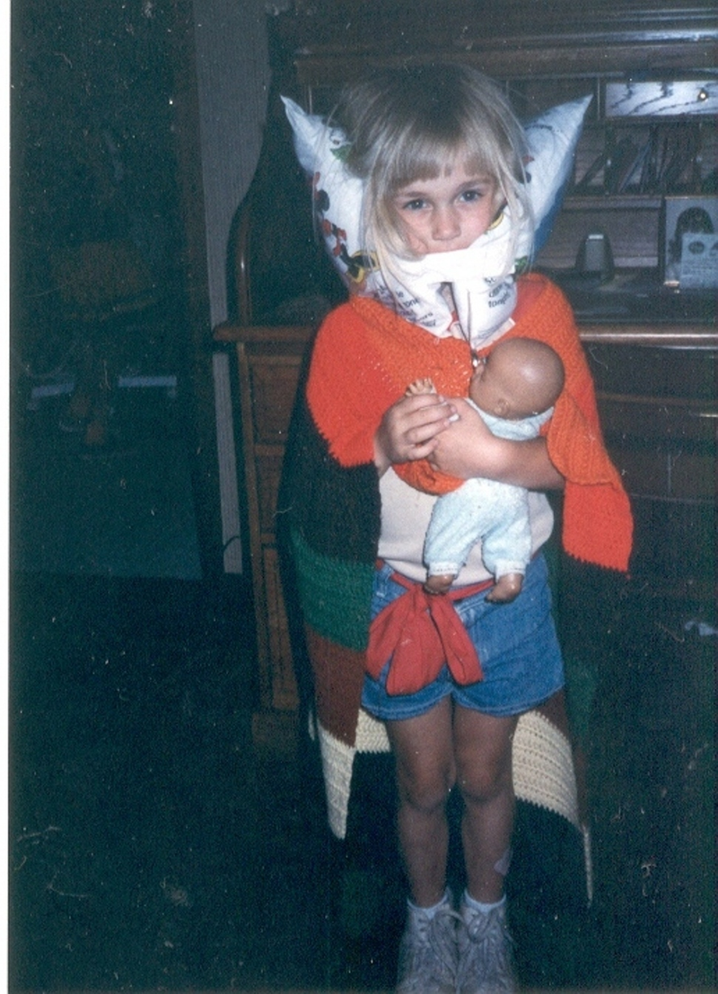 Illustration for article titled Childhood Photos, Recreated as Adults Today